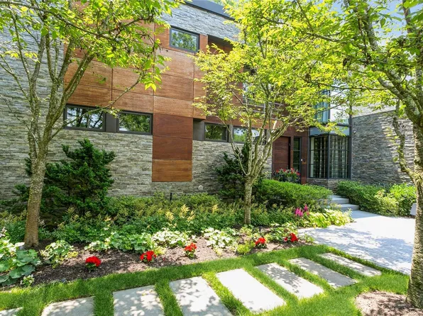 10 Cypress Avenue, Great Neck, NY 11024