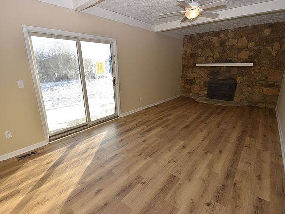 3rd image of 2803 W Walnut Dr