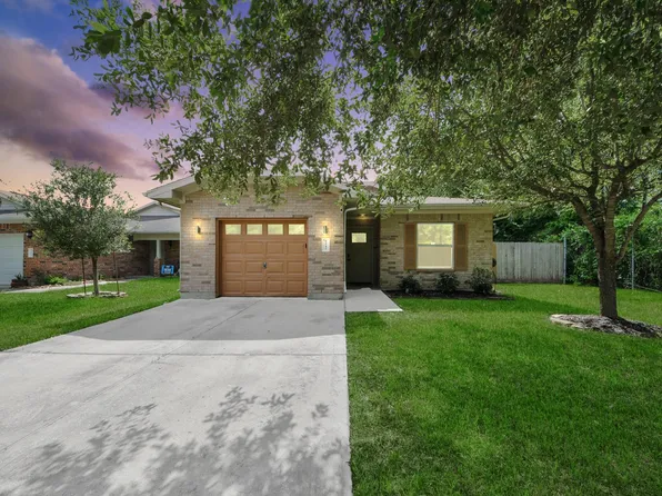 8242 Oak Knoll Ln, Houston, TX 77028