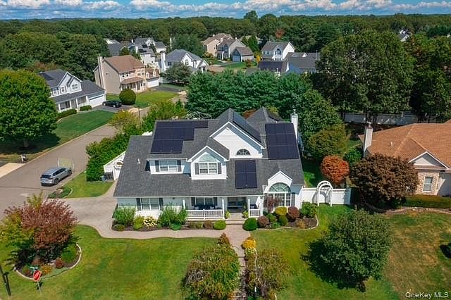 1st image of 1 Laurel Lane