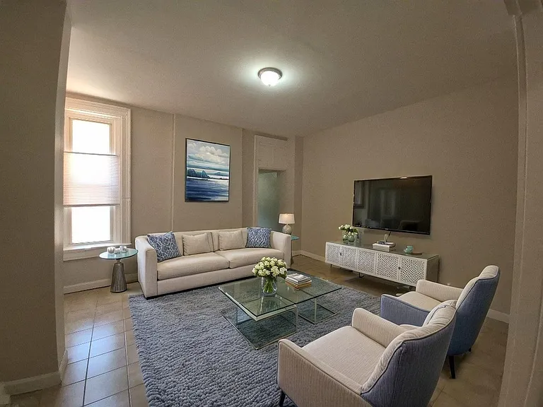 2153 Loth St #1 — Photo 2