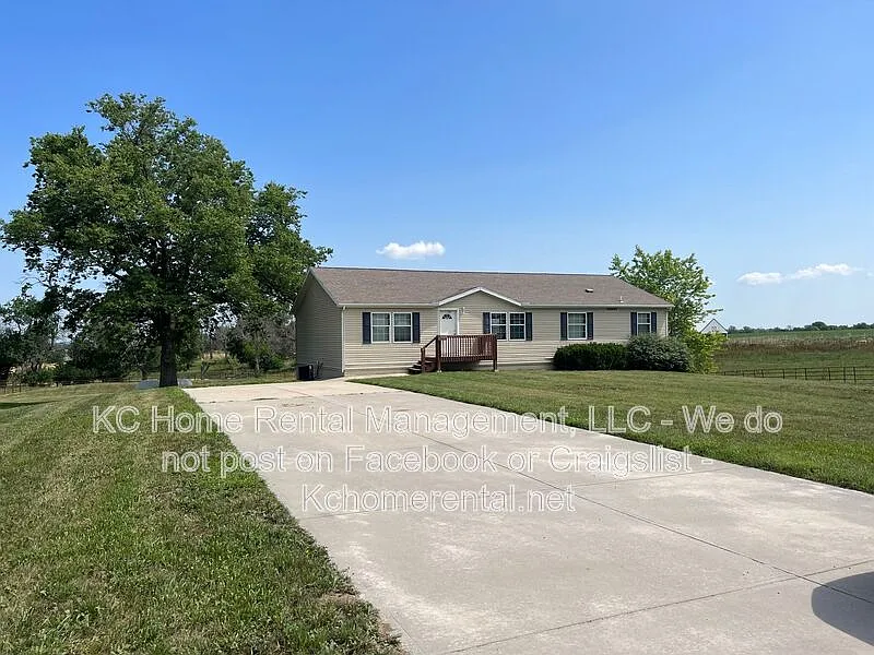 6 bed, 3.0 bath, $2,295 — Photo 4