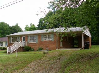 1422 Chestnut St, Roxboro, NC 27573