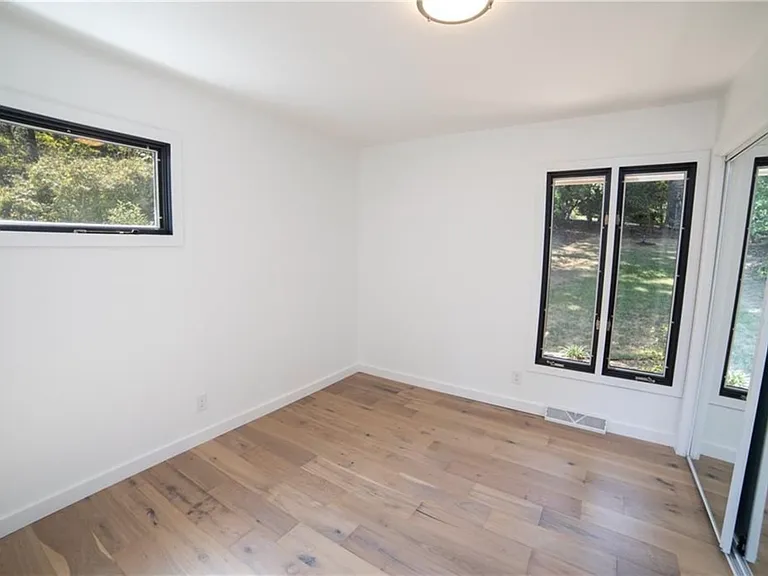 414 Shorecrest Dr — Photo 19