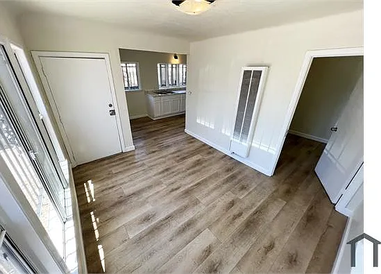 2915 W Florence Ave — Photo 1