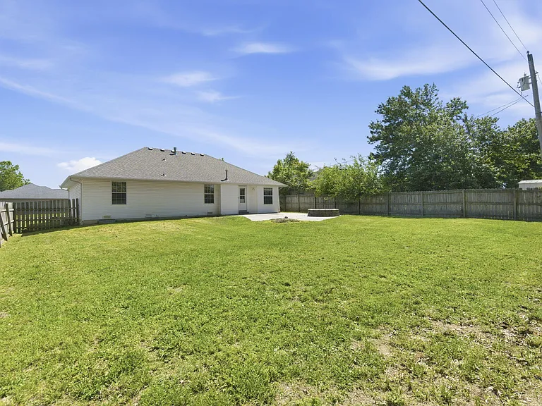 657 Kings Carriage Rd — Photo 32