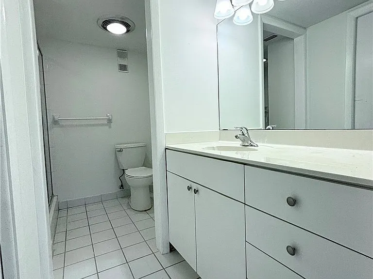 2264 Winkler Ave #107 — Photo 14