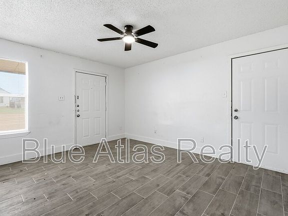 4th image of 5517 Wellesley Ave