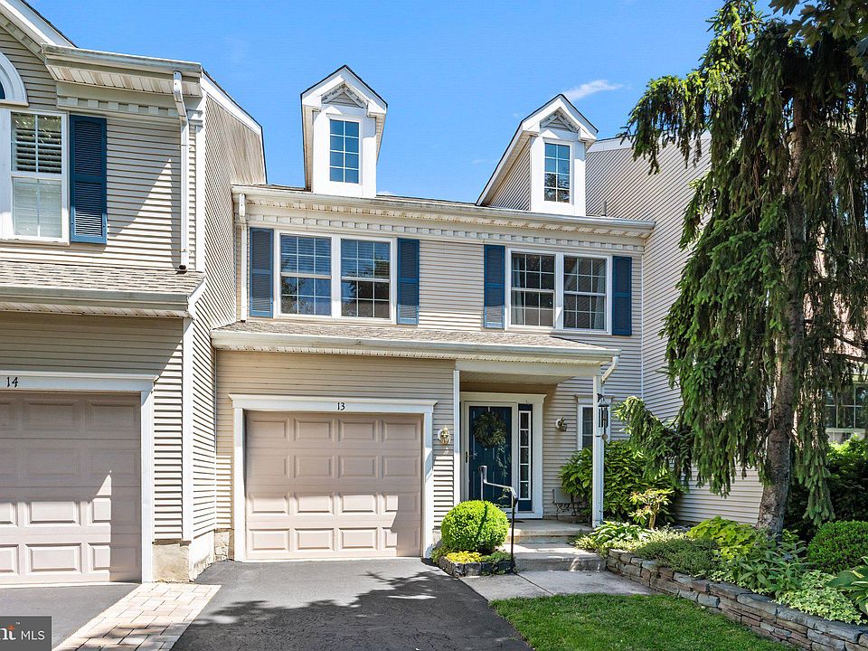 1st image of 13 Honey Locust Ln