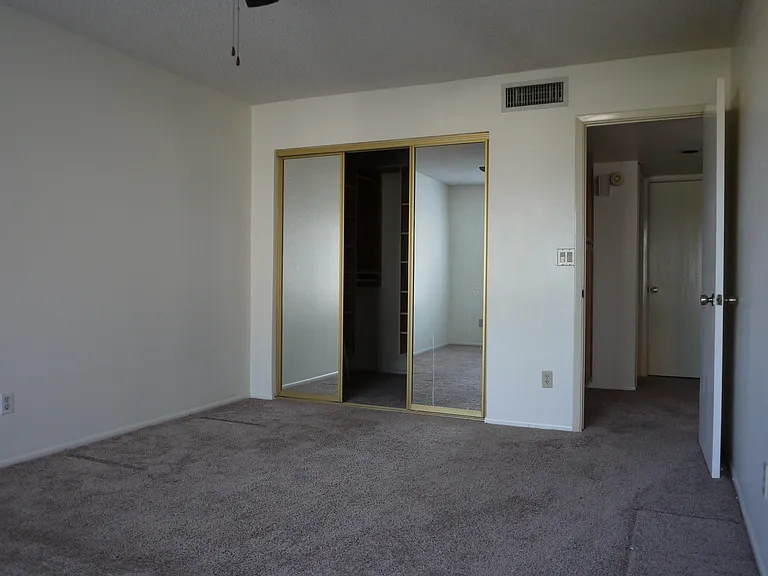 700 E Mesquite Cir #P216 — Photo 7