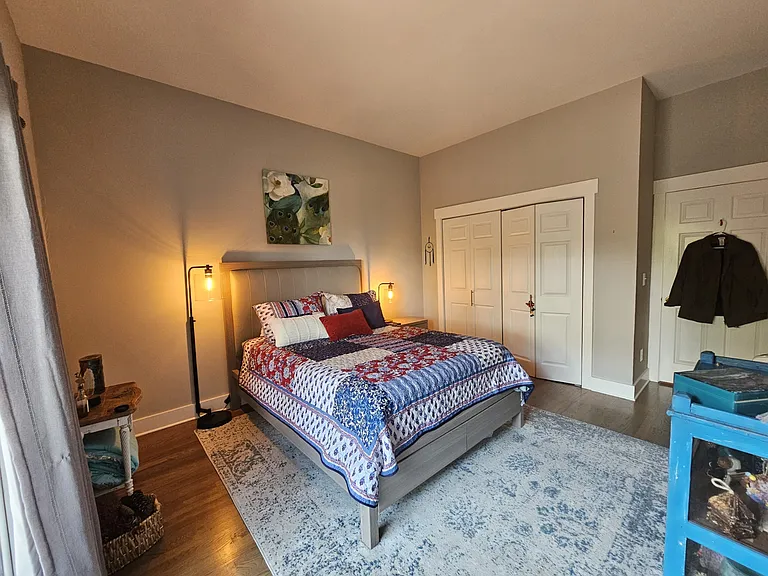 Secondary bedroom