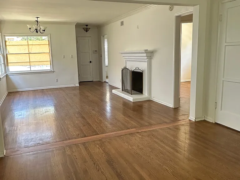 14722 Addison St — Photo 21