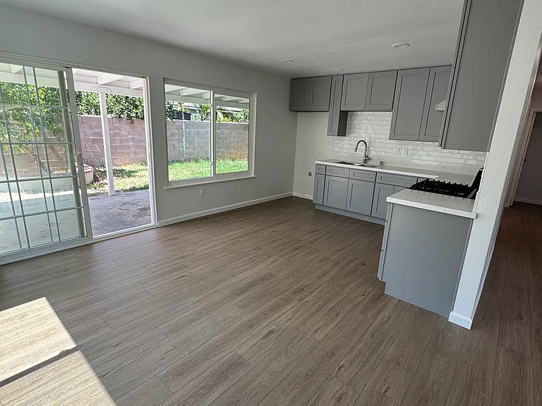 7919 Remington Dr — Photo 4