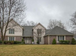 1916 NW Fox Ridge Dr, Blue Springs, MO 64015