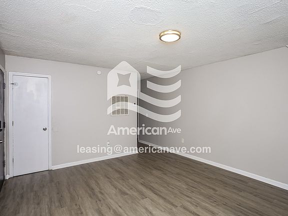 17246_002_living_room_3.jpg
