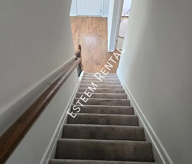 90 Greenview St — Photo 12