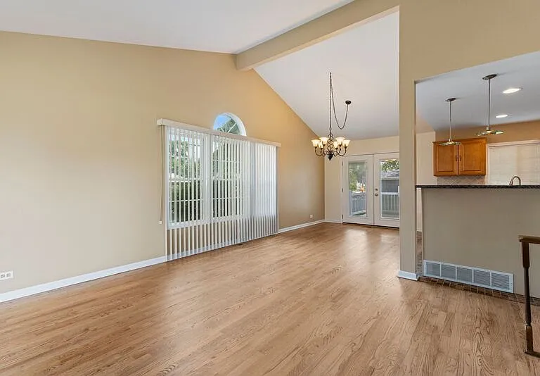 1003 S Finley Rd — Photo 5