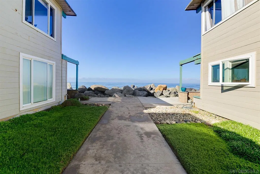 1680 Seacoast Drive #B - 1 — Photo 4