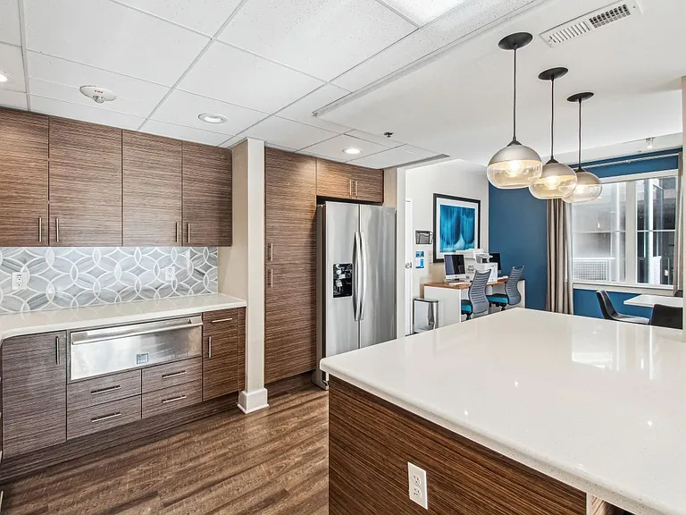 Bay House Emeryville — Photo 12