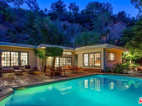 10216 Cielo Dr, Beverly Hills, CA 90210