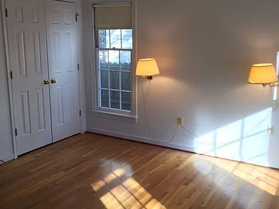 5th image of 8994 Midway Rd