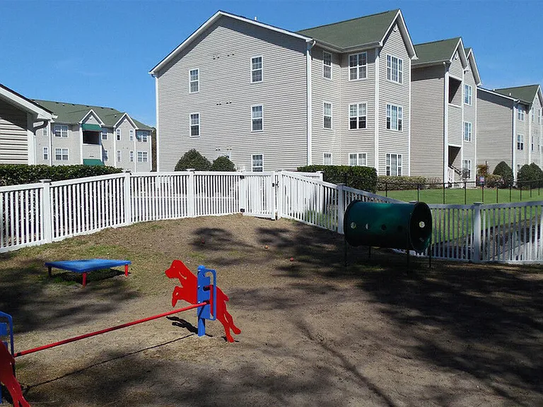 Summer Chase Apartments — Photo 2