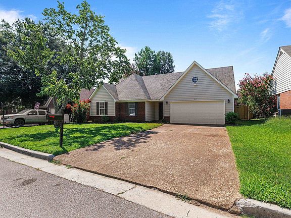 3rd image of 9627 Daly Dr