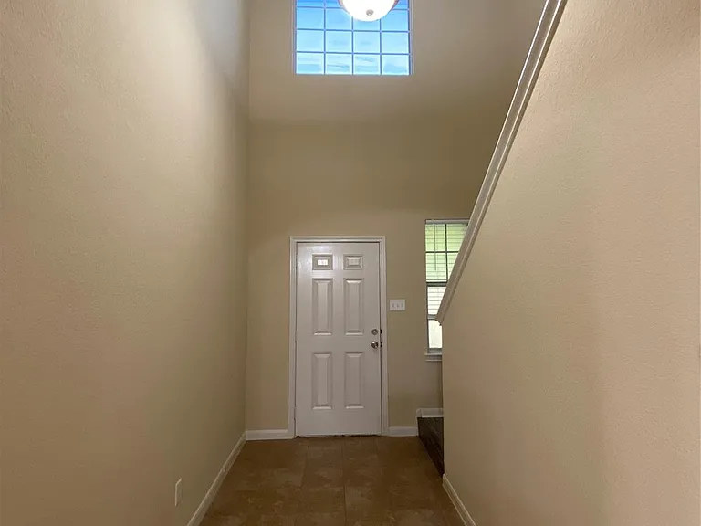 4903 Summer Ridge Dr — Photo 4