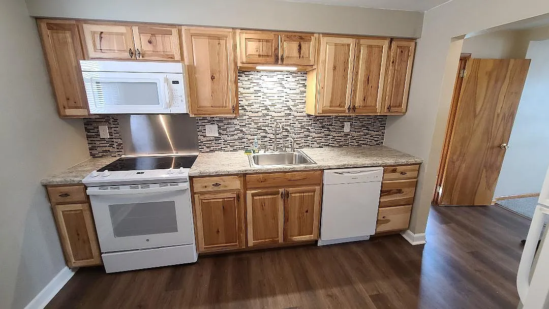 1 bed, $785 — Photo 1