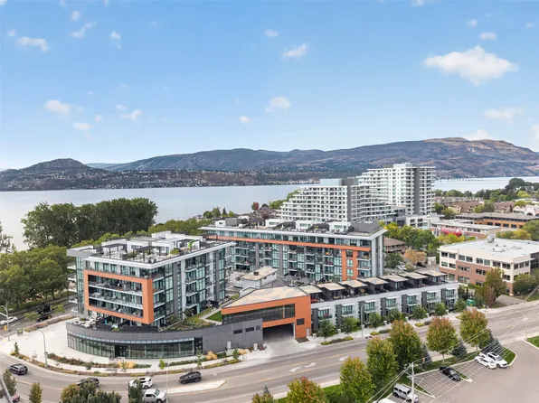 3340 Richter St #Townhouse 7, Kelowna, BC V1W 3Y1