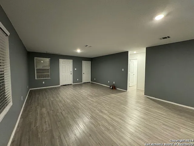 7010 Solar Rdg — Photo 2