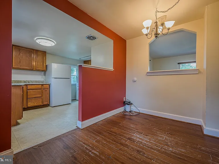51 Virginia Ave — Photo 8