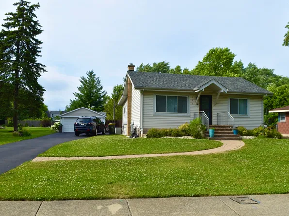 369 W Itasca St, Wood Dale, IL 60191
