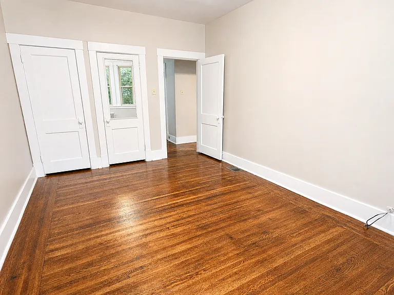 6606-6608 Dalzell Pl — Photo 9