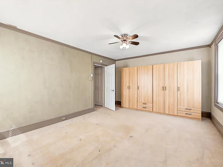 712 E Hector St — Photo 20