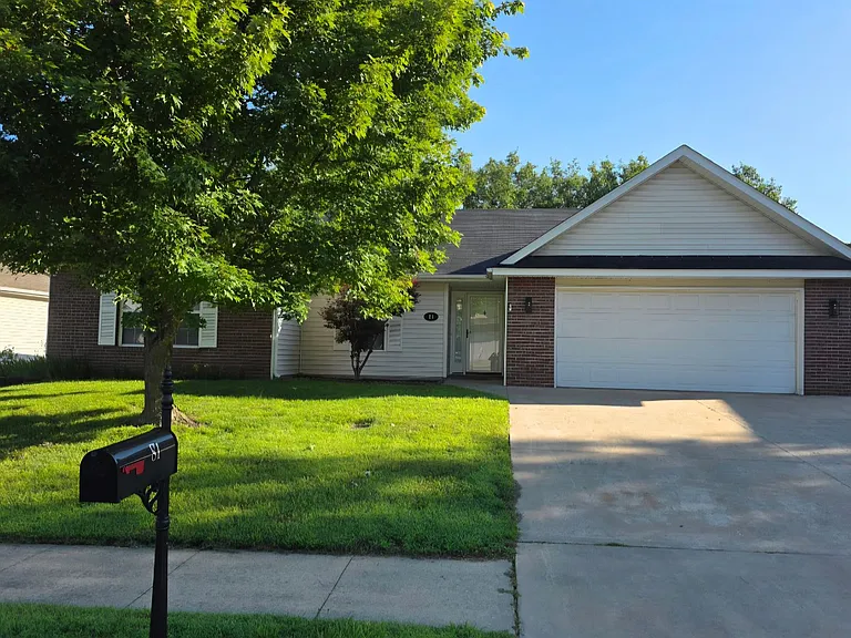 81 E Southbrook Ct — Photo 1