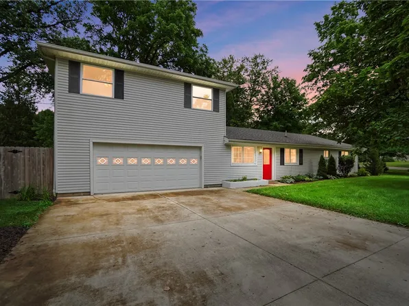 1684 Pierce Dr, Dayton, OH 45432
