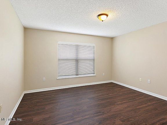 3rd image of 9832 W Watershed Dr