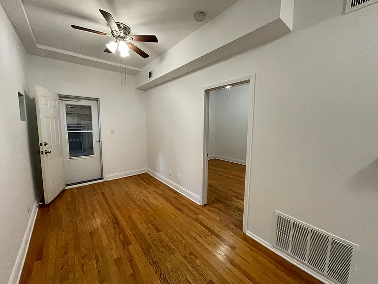 1620 W Beach Ave #R — Photo 3