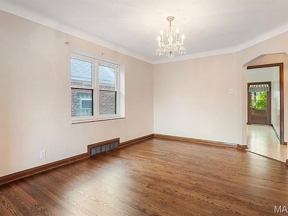 5th image of 5665 Oleatha Ave