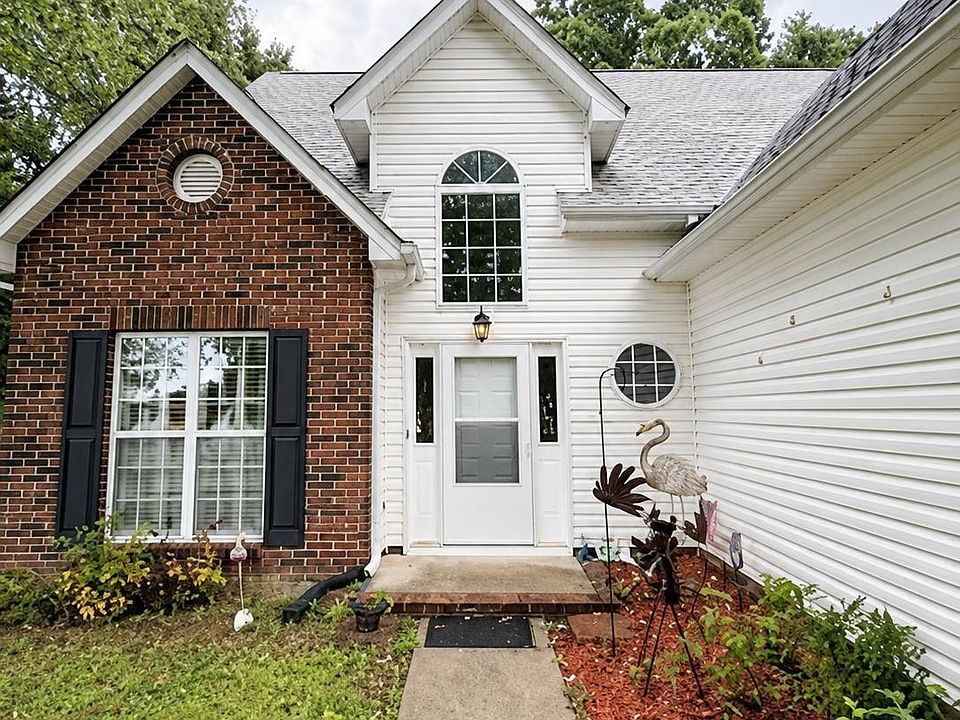 1st image of 113 Old Willow Rd