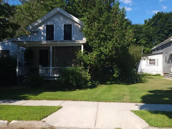 22 Smith Street, Glens Falls, NY 12801