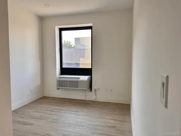 (undisclosed Address), Valley Stream, NY 11580