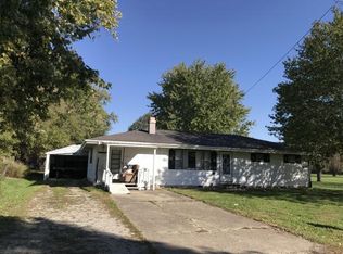 207 E Jackson St, Toledo, IL 62468