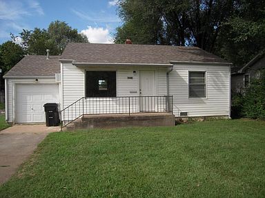 2031 E Walnut St, Springfield, MO 65802 | Zillow