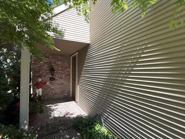 420 Wyndgate Rd, Sacramento, CA 95864