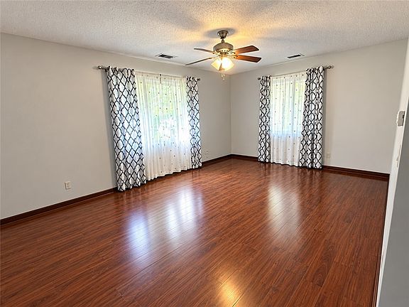 5th image of 112 W Wayne Dr