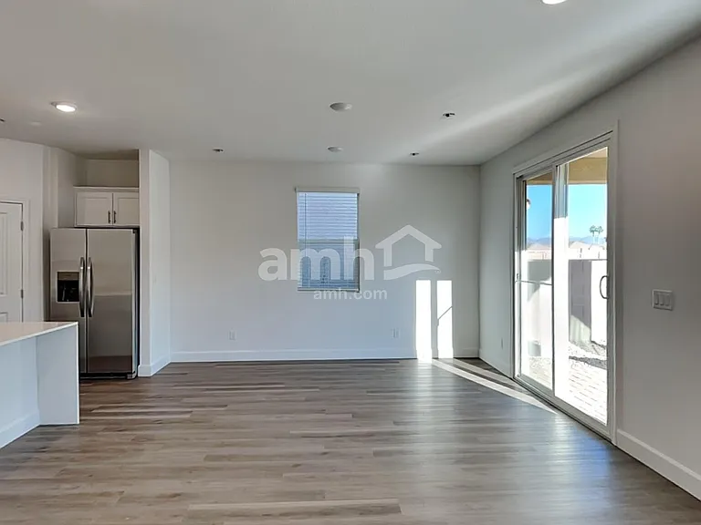6411 Rush Ave — Photo 5