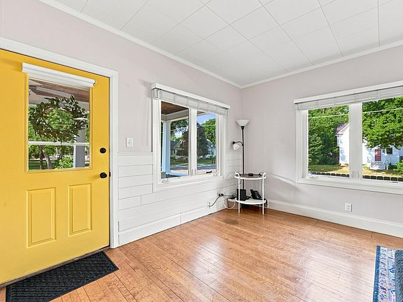 4th image of 1349 4th Ave S