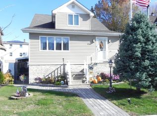 114 Mehrhof Rd, Little Ferry, NJ 07643